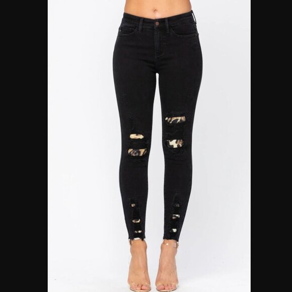 Judy Blue Denim - NWT - Judy Blue - Black Destroyed Animal Patch Skinny Jeans